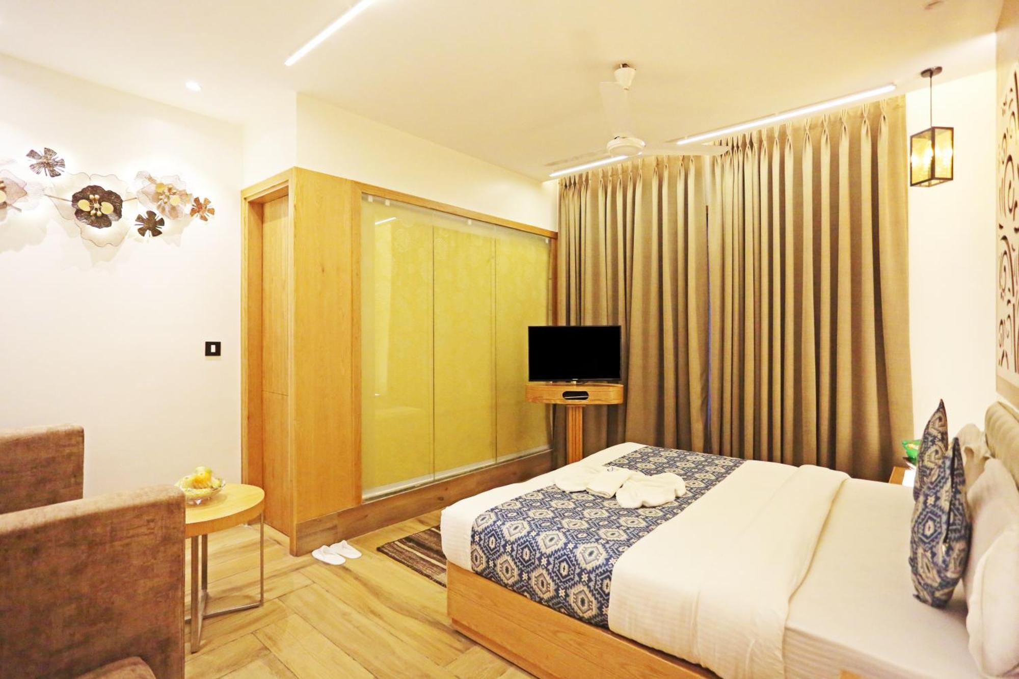 Jrd Luxury-Business Hotel Ню Делхи Екстериор снимка