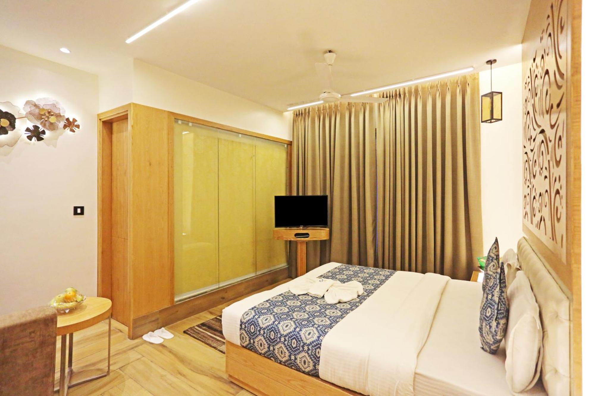 Jrd Luxury-Business Hotel Ню Делхи Екстериор снимка