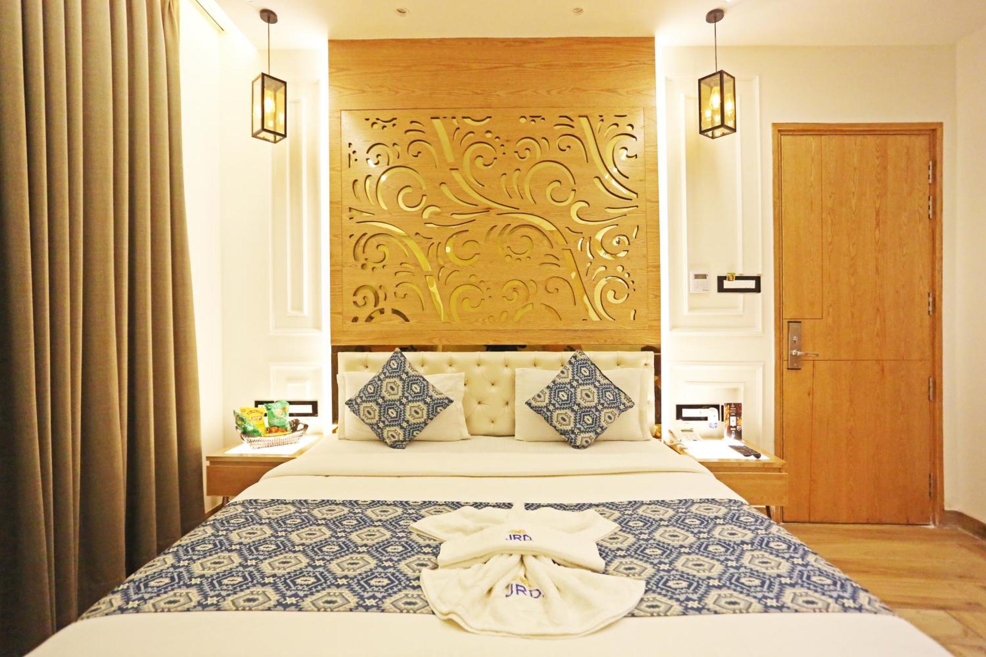 Jrd Luxury-Business Hotel Ню Делхи Екстериор снимка