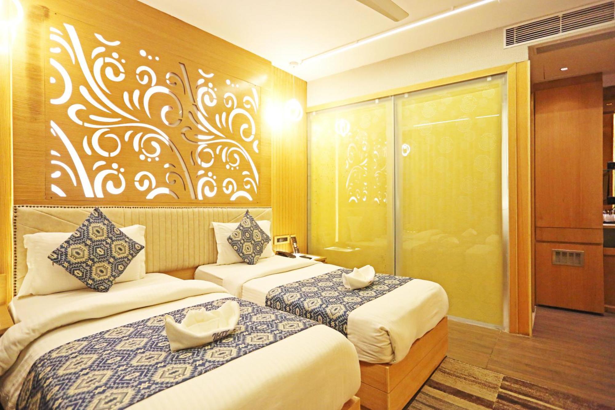 Jrd Luxury-Business Hotel Ню Делхи Екстериор снимка