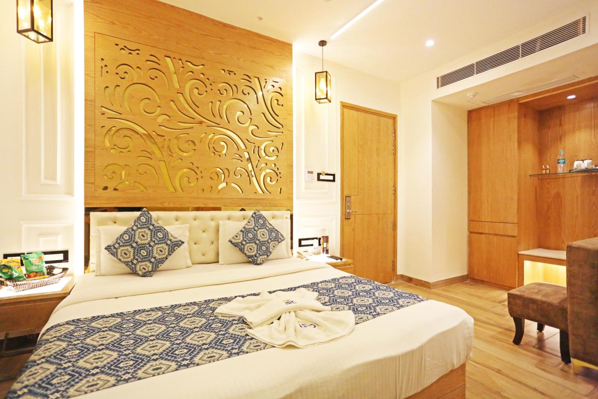 Jrd Luxury-Business Hotel Ню Делхи Екстериор снимка