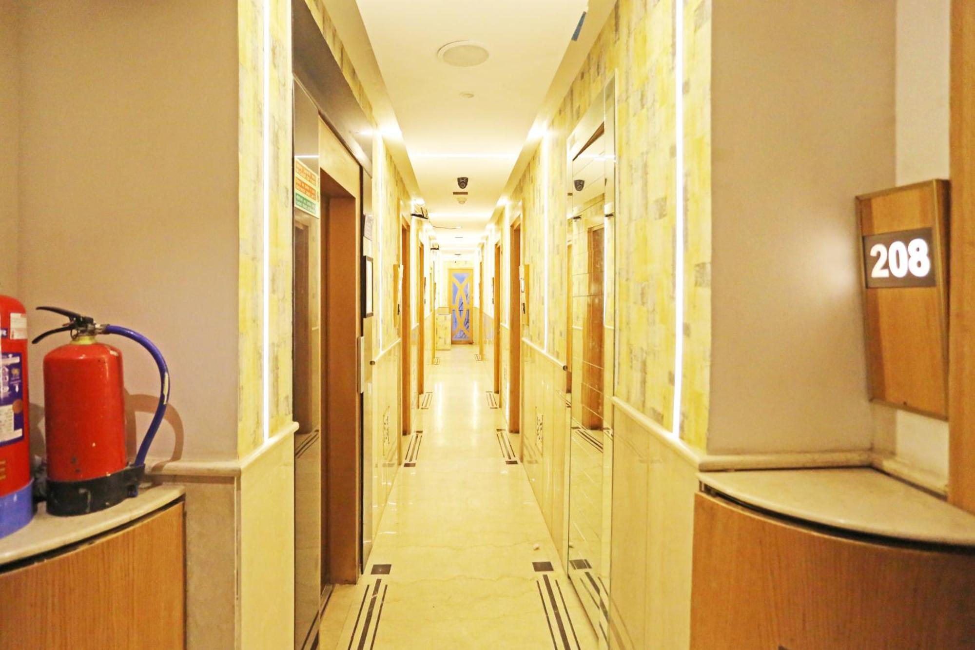 Jrd Luxury-Business Hotel Ню Делхи Екстериор снимка